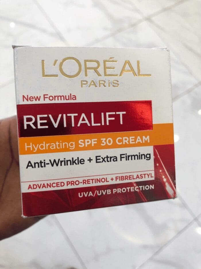 L’Oréal revitalift hydrating spf 30 cream anti wrinkle +extra firming - Image 2