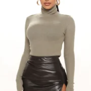Kassie Turtleneck Top - Olive
