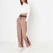 Missguided Petite MG Repeat Colourblock Print
Joggers