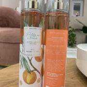 Bath and body works pretty as a peach
