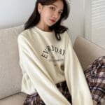 DAZY Slogan Graphic Drop Shoulder Pullover